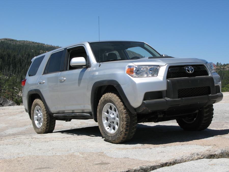  Toyota 4Runner 2010 года  (фото 1 из 84)
